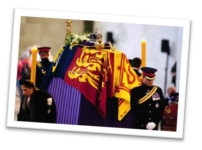 Picture of Queen Elizabeth II lying in state